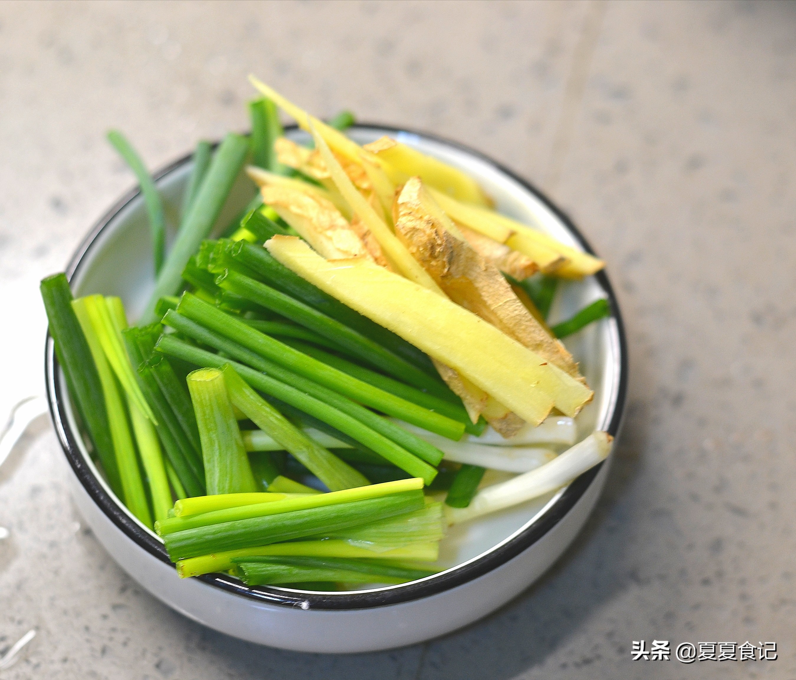 红烧鱼不煎不炸如何调配酱汁,红烧鱼教你正确做法鲜香入味