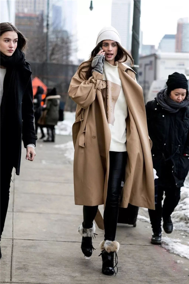 脸色暗黄穿高级灰减龄吗,女人过了40岁别总穿一身黑