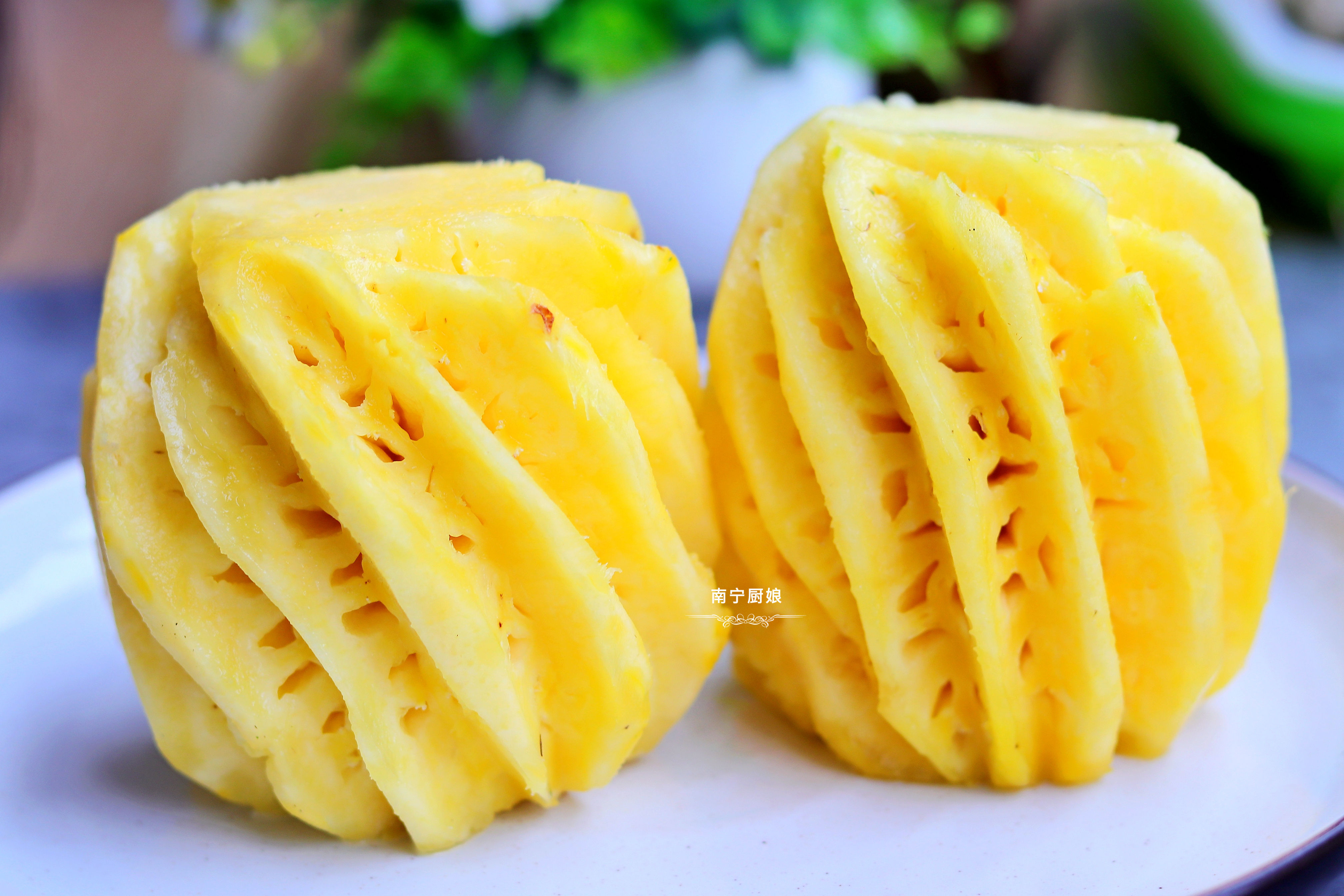 菠萝怎么用盐水泡几分钟才好吃,菠萝要加什么盐水才好吃