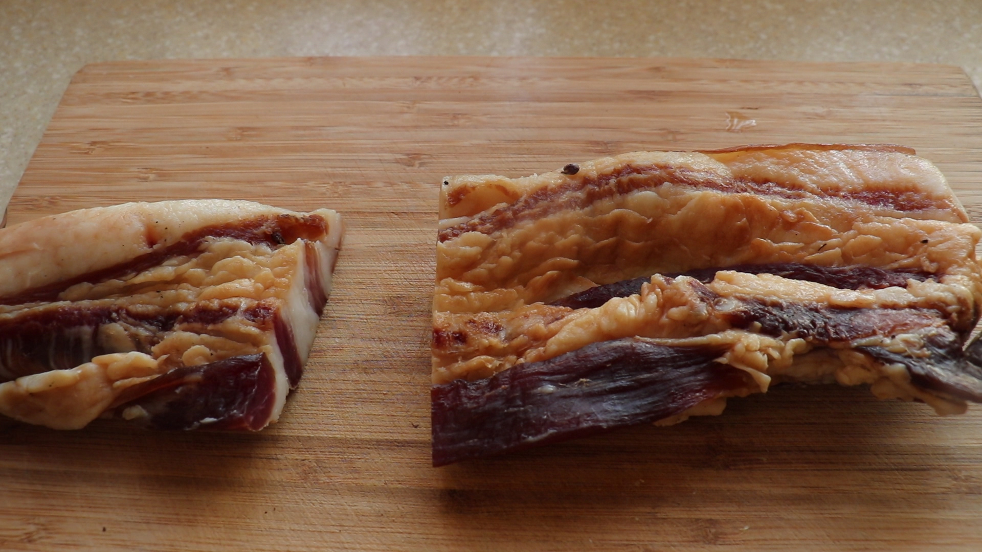 腌腊肉直接用盐腌很好吃,腌腊肉不要只放盐记住几个方法