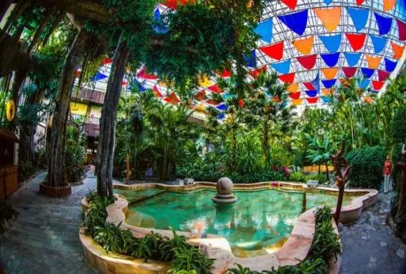 北京金隅凤山温泉度假村周边景点,金隅凤山温泉度假村附近滑雪