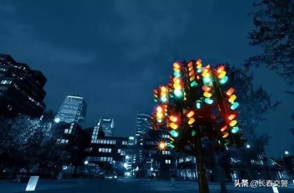 黄灯闪烁第一次越线算违章吗,新手闯黄灯变红灯扣几分罚多少钱