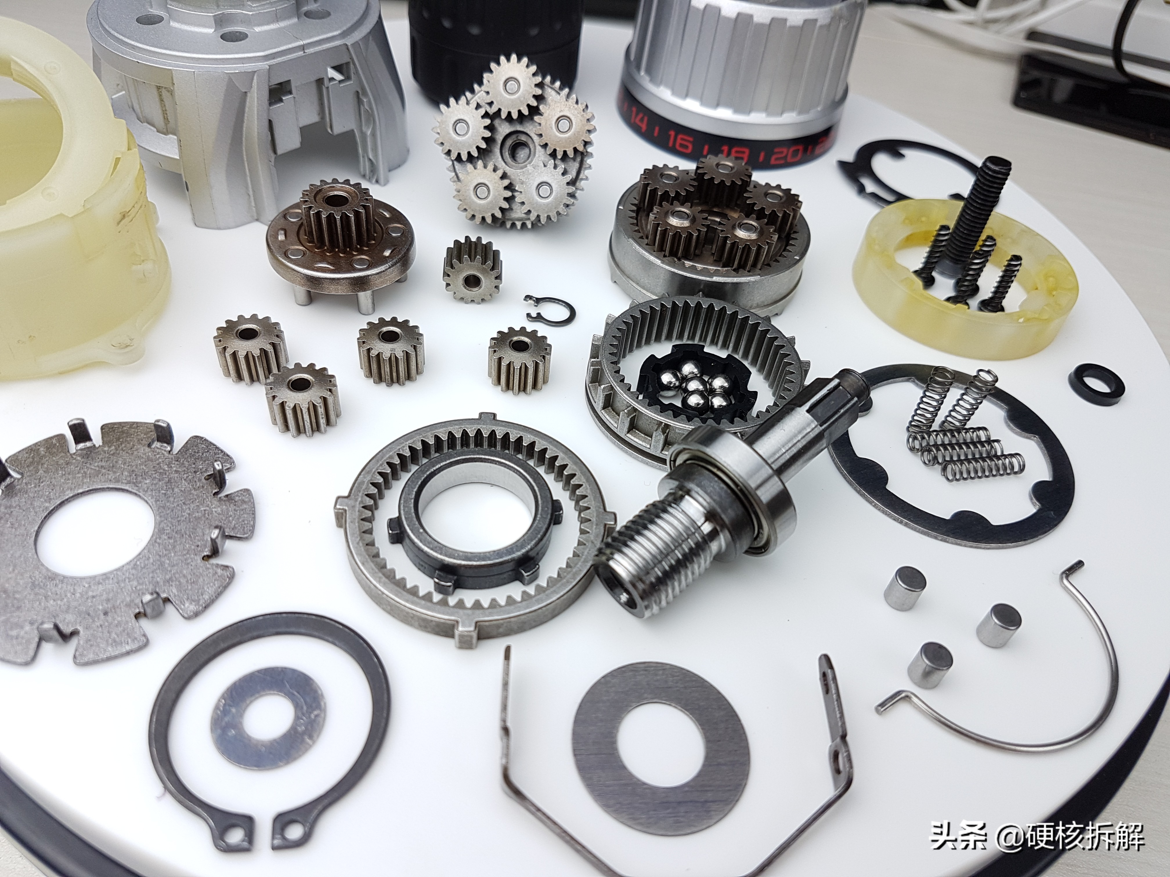 博世有刷电钻齿轮拆卸,博世电钻齿轮拆解视频