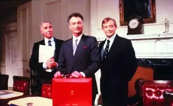 从律政精英到民国时尚风骨，你要的公文包都在这里