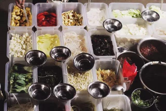 昆明翠湖公园周边的美食街,昆明美食街必打卡