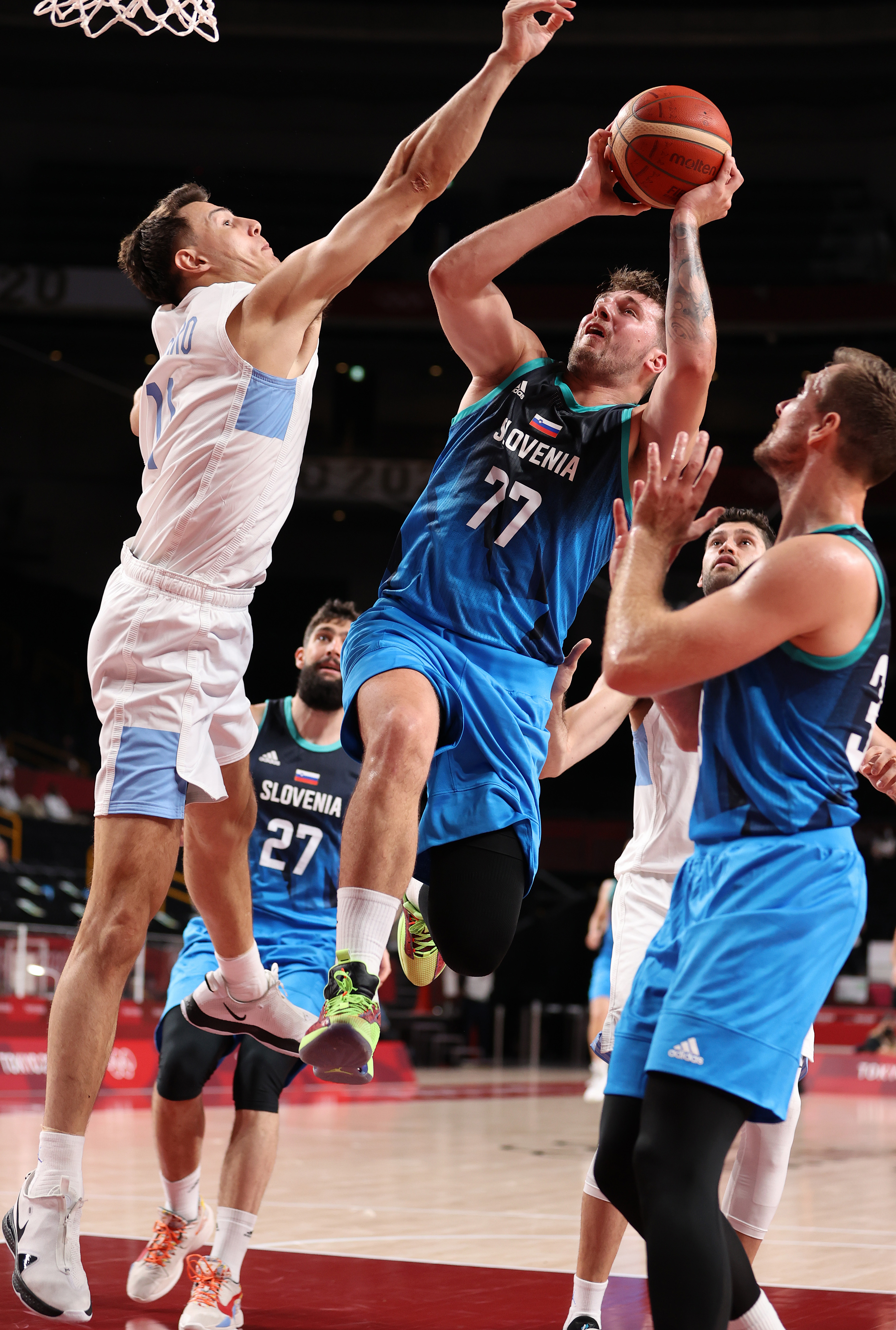 东契奇照片2024,东契奇世界杯照片