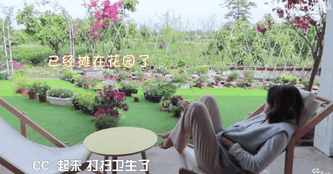 29岁成都女孩“组团养老”！辞职后和闺蜜在乡下爆改350㎡大房子