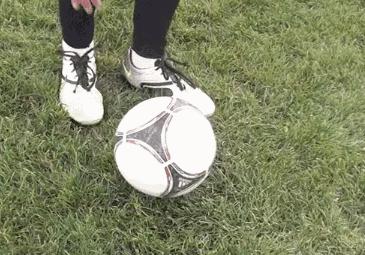 怎么用内脚背发力,内脚背弧线和搓出的弧线的区别