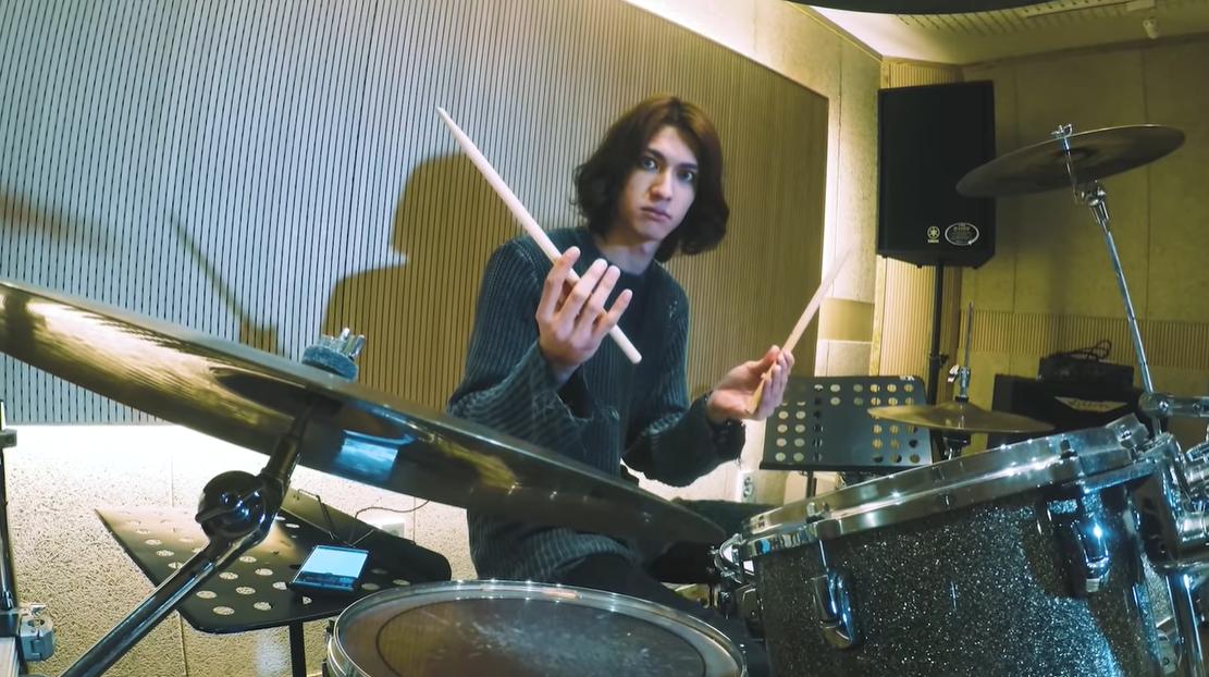 被公司冷藏，成为网红另辟蹊径，帅气韩国打鼓小哥圈粉18万粉丝