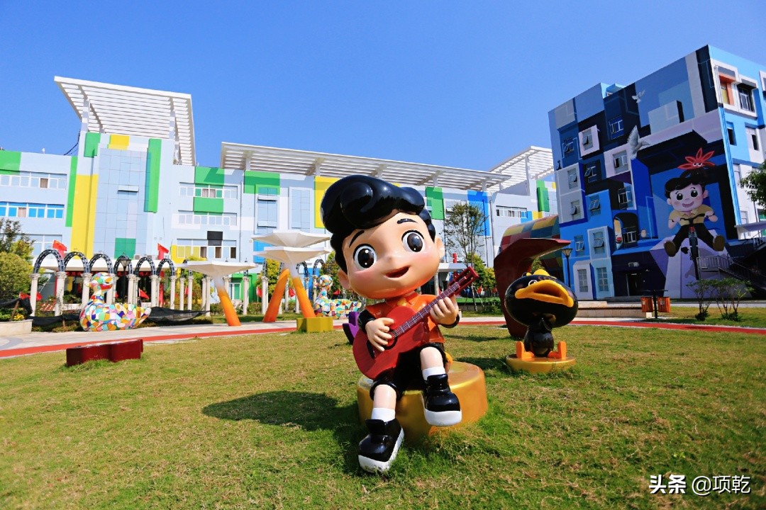 开一家周黑鸭店的条件和加盟费,周黑鸭经营模式是直营还是加盟