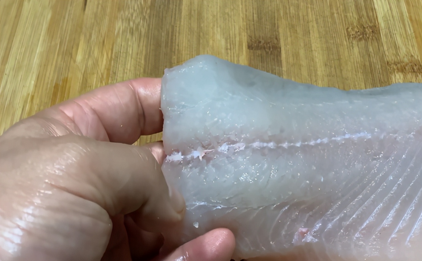 全网最详细草鱼去骨去刺教程,草鱼去刺后有几种做法