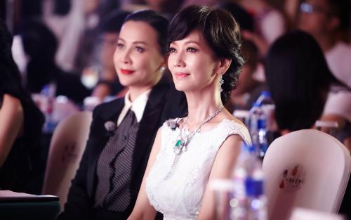 赵雅芝：67岁活成27岁，2段婚姻3个儿子，堪称人生大赢家