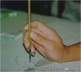 工笔画先勾线还是后勾线,工笔画先勾线还是绷绢后勾线