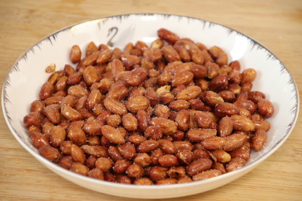 油炸花生米，万万不要直接炸了，多加这一步，不糊，放几天不返潮