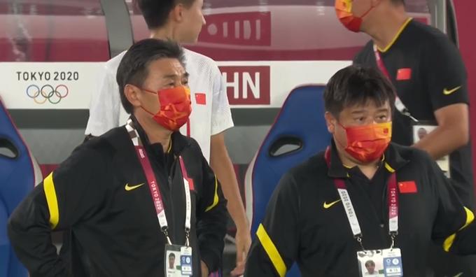 王霜受伤离场视频,王霜受伤训练视频