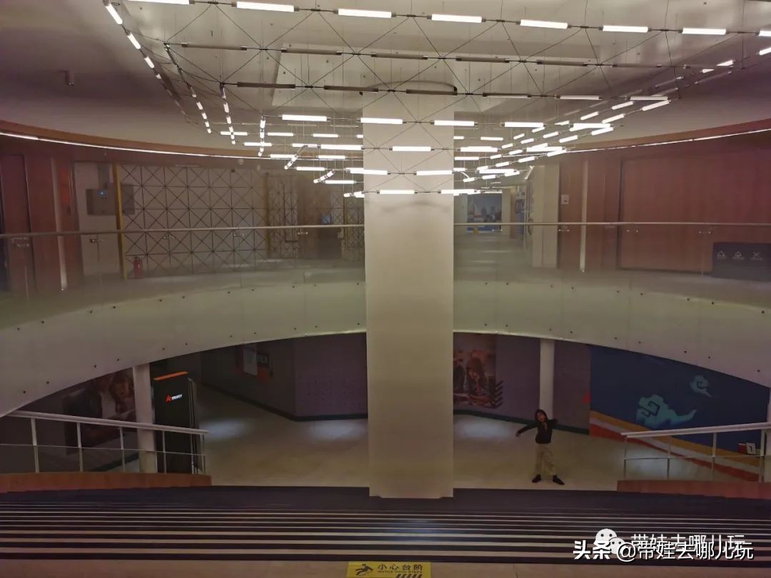 室外遛娃推荐淘气堡,遛娃室内儿童游乐项目