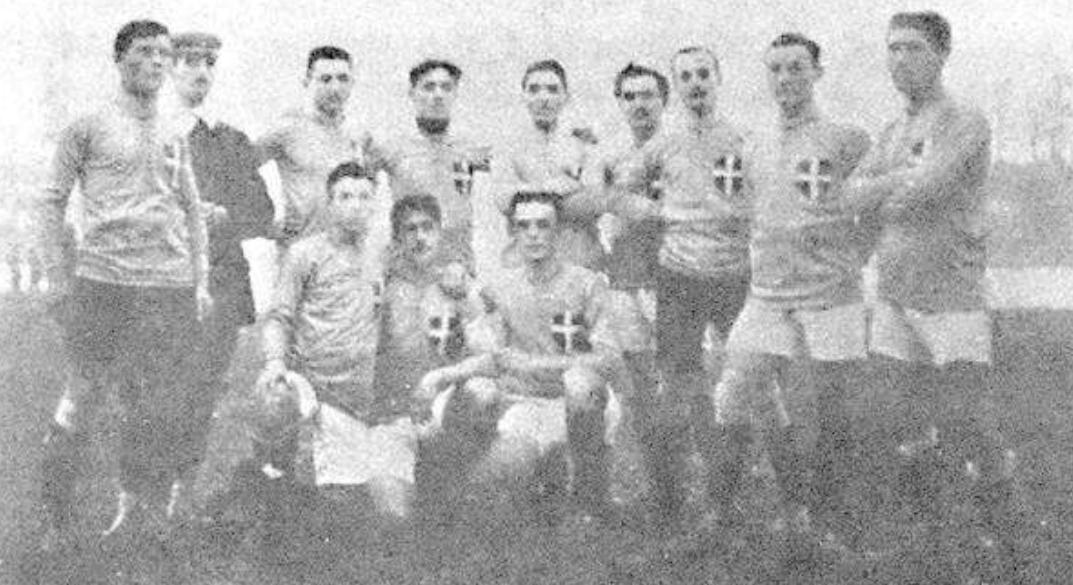 意大利国家队全新客场球衣曝光,意大利球衣金黄色号码