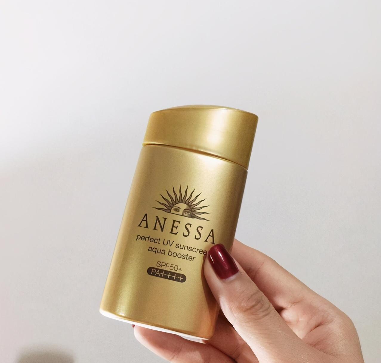 为什么夏天毛孔粗大的问题很明显,夏天出油导致脸颊毛孔粗大怎么办