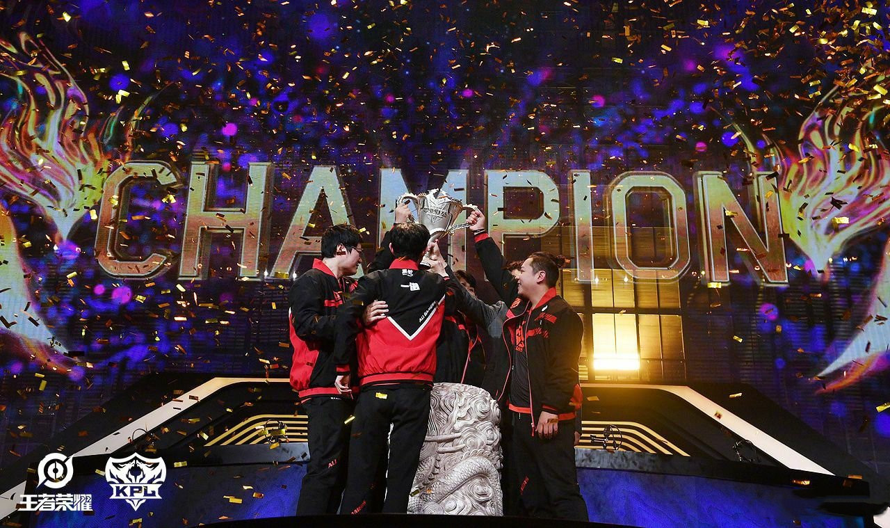 王者荣耀:AG超玩会银河战舰荣耀归来,四比一打破亚军魔咒登基为王