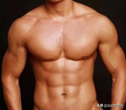 胸肌大小不一样怎么调整,胸肌大小不一怎么调整