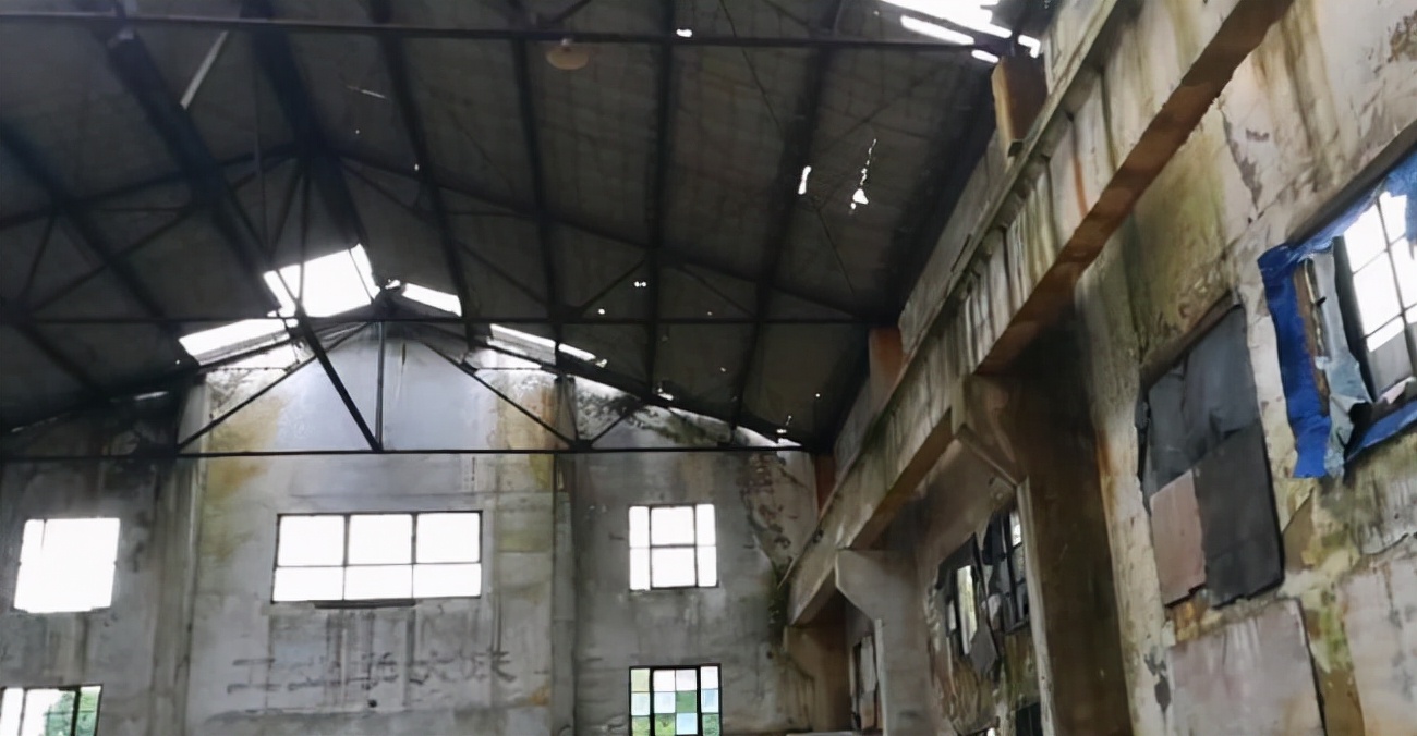 池州一军工厂，规模庞大云集业内尖端人才，如今人去楼空十分荒凉