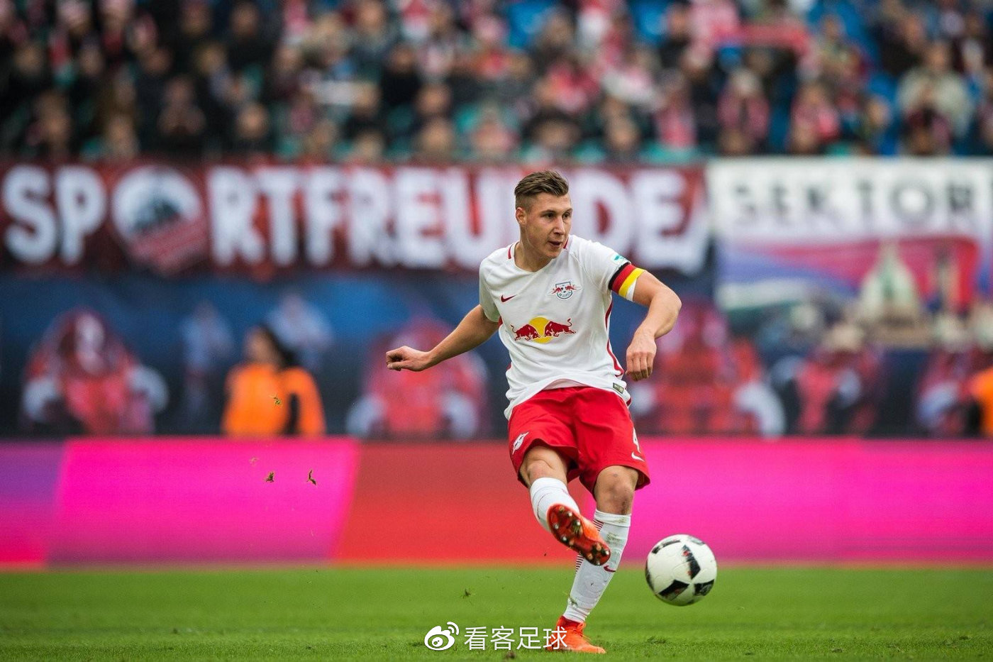 今日足球比赛推荐分析拜仁,拜仁3-2客胜多特