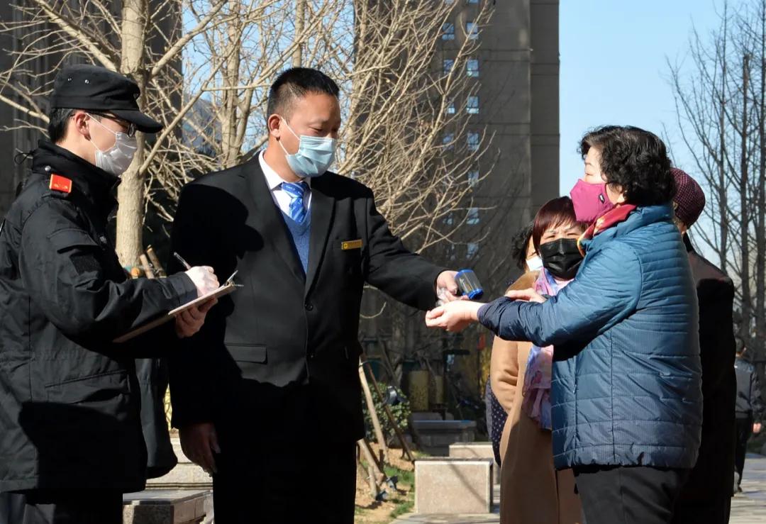 有种病叫巨婴症,疫情带来的巨婴病