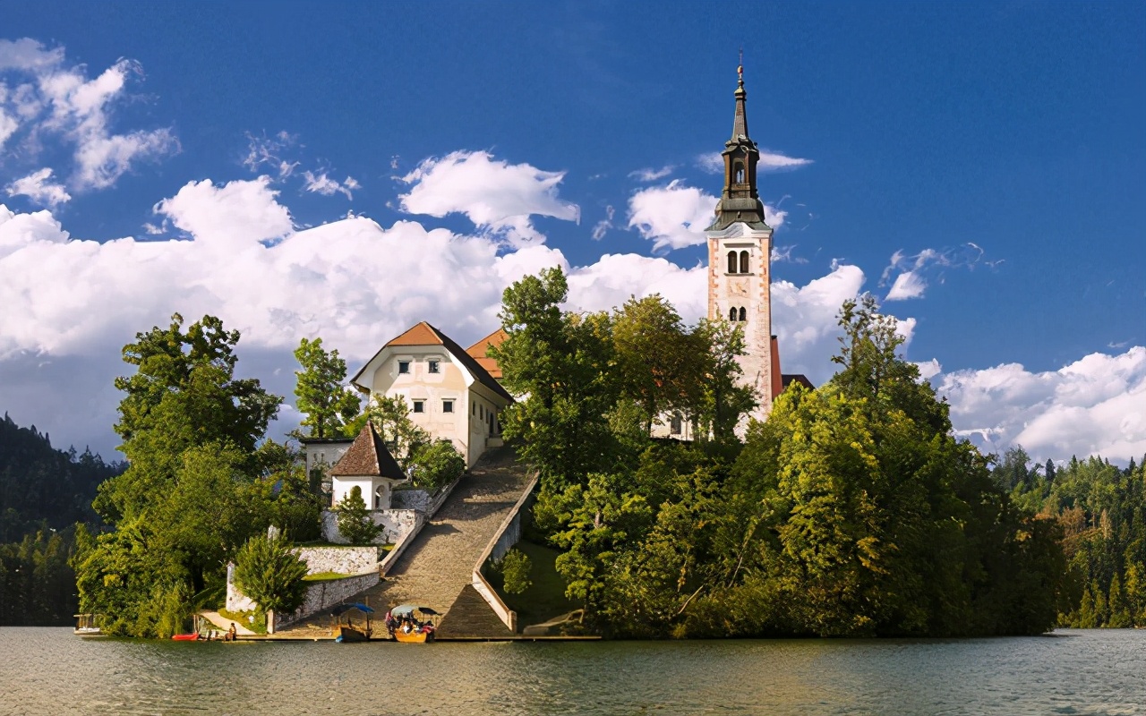 在十几个斯拉夫人建立的国家中，为什么唯有斯洛文尼亚最富？