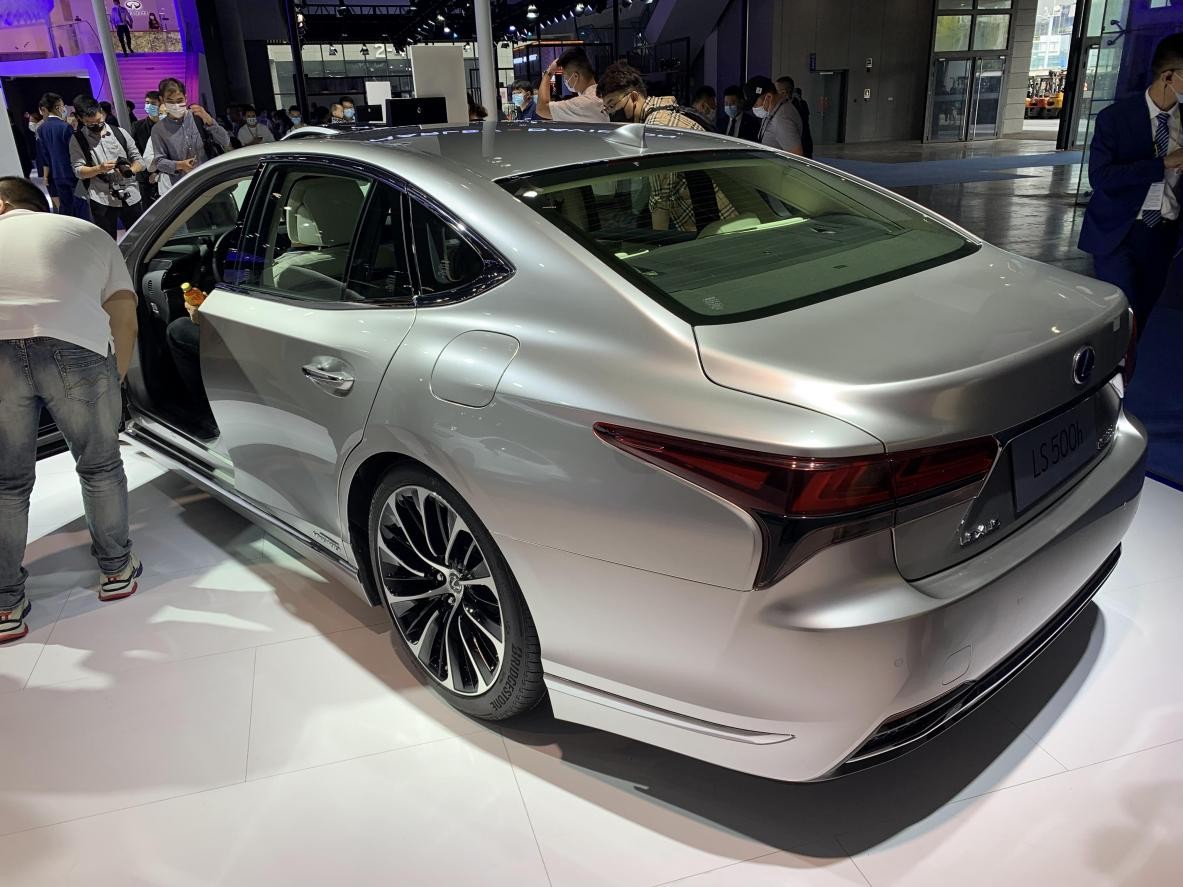 16款雷克萨斯ls顶配讲解,日系豪华雷克萨斯轿车