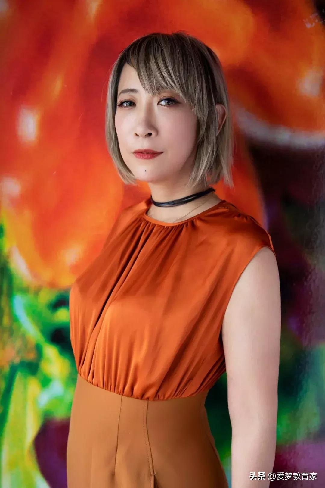 亚洲最狂野女导演，一年出3部新片，半个演艺圈为她站台