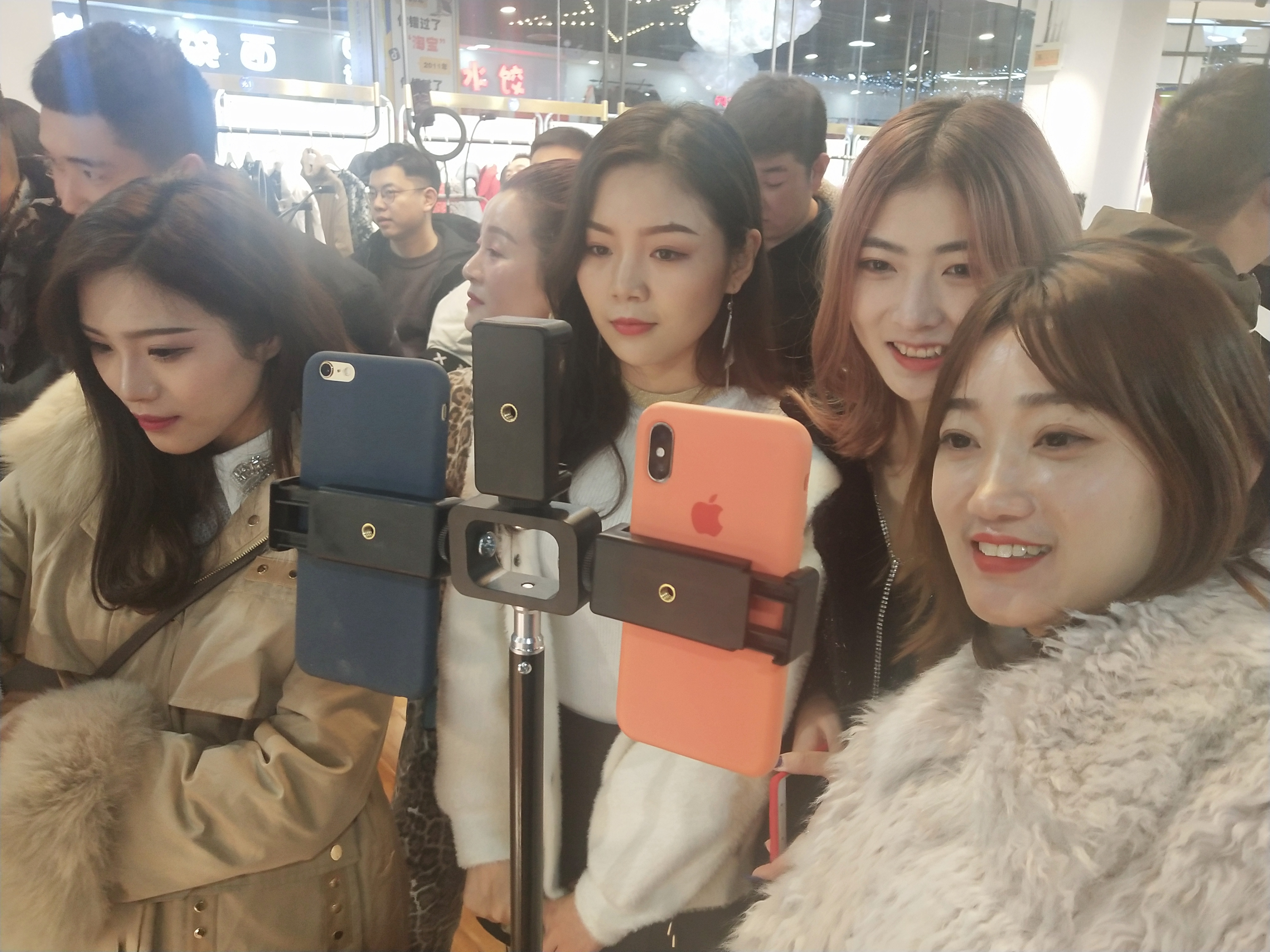 地一大道北行商业街直播,郑州地一大道网红批发基地