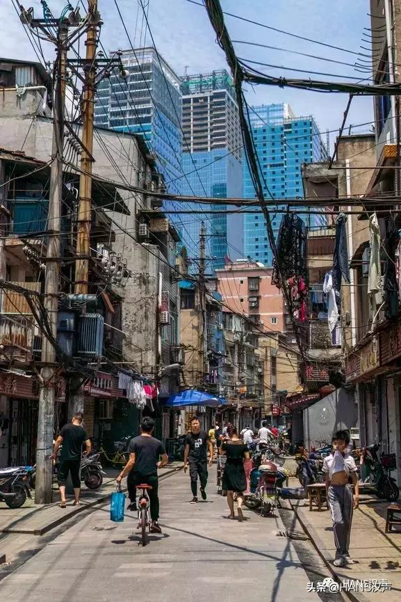 汉正街故事未完待续,汉正街人来人往