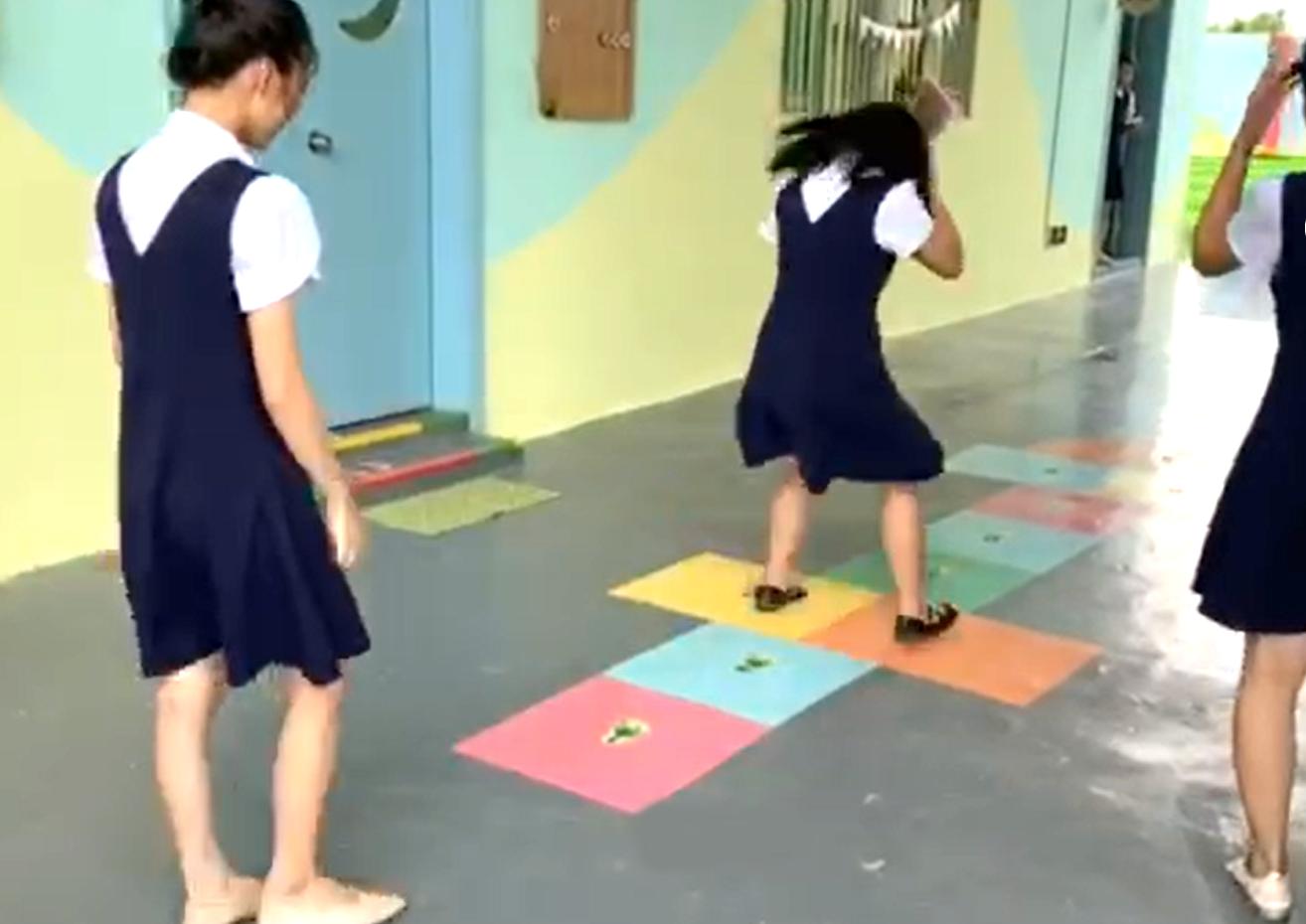 中班体育游戏100篇,幼儿园体育游戏跳房子优质课视频