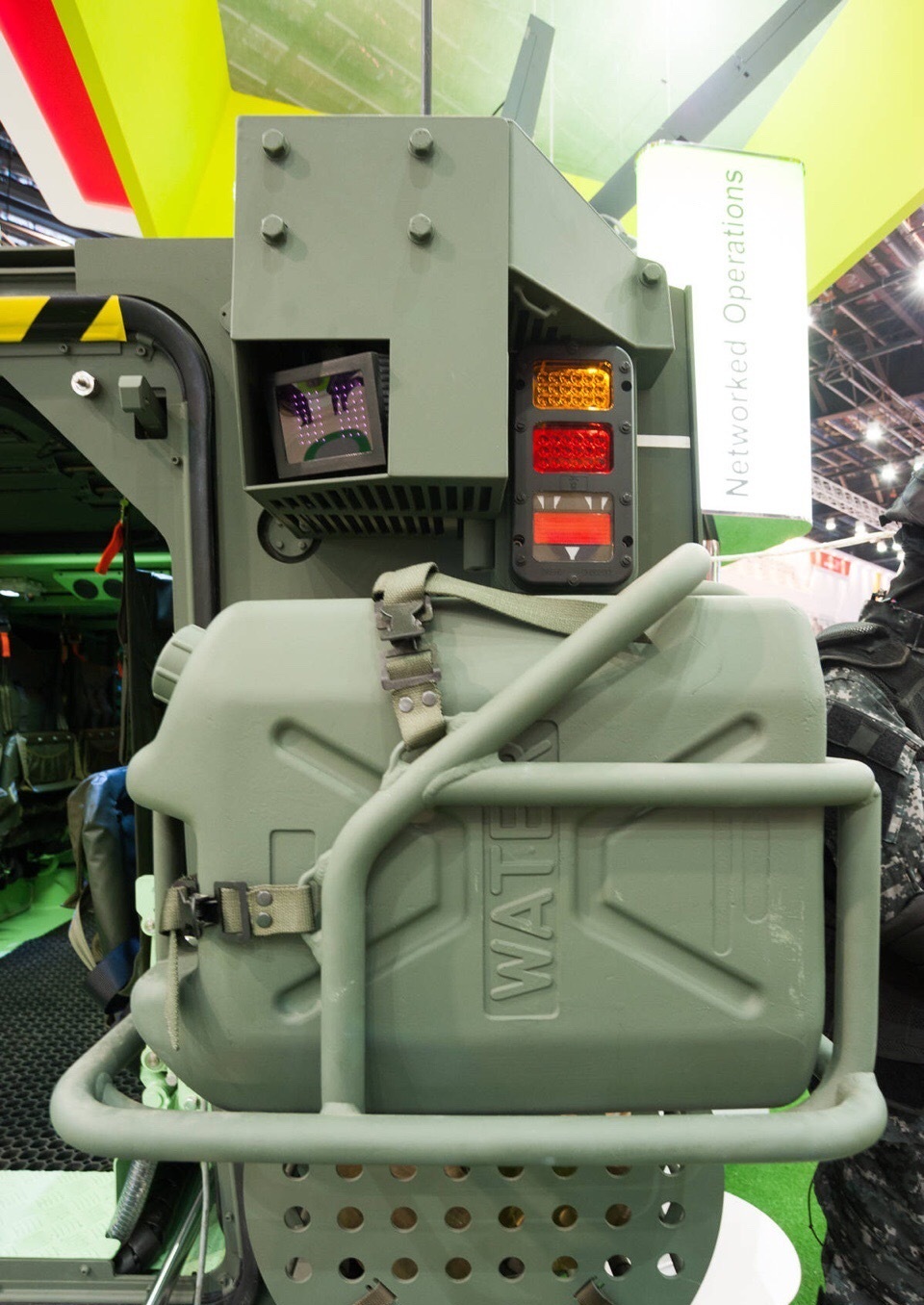 摩天大楼钢铁怪兽,摩天大厦狂暴巨兽视频