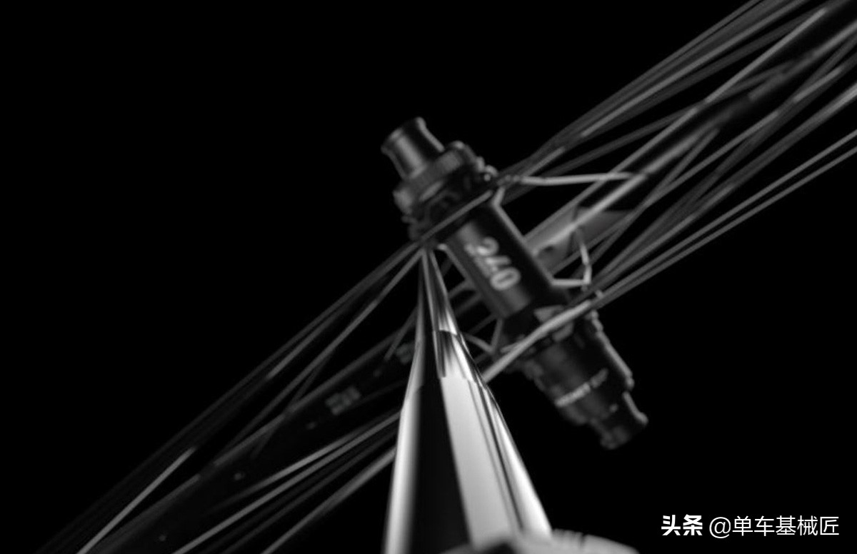 快讯：DTSWISS2021款15011700轮组，从轮框到花鼓全面升级