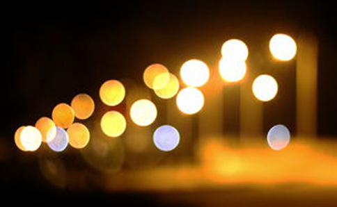 隐形眼镜哪些比较好看,初戴隐形眼镜选择什么牌子比较好