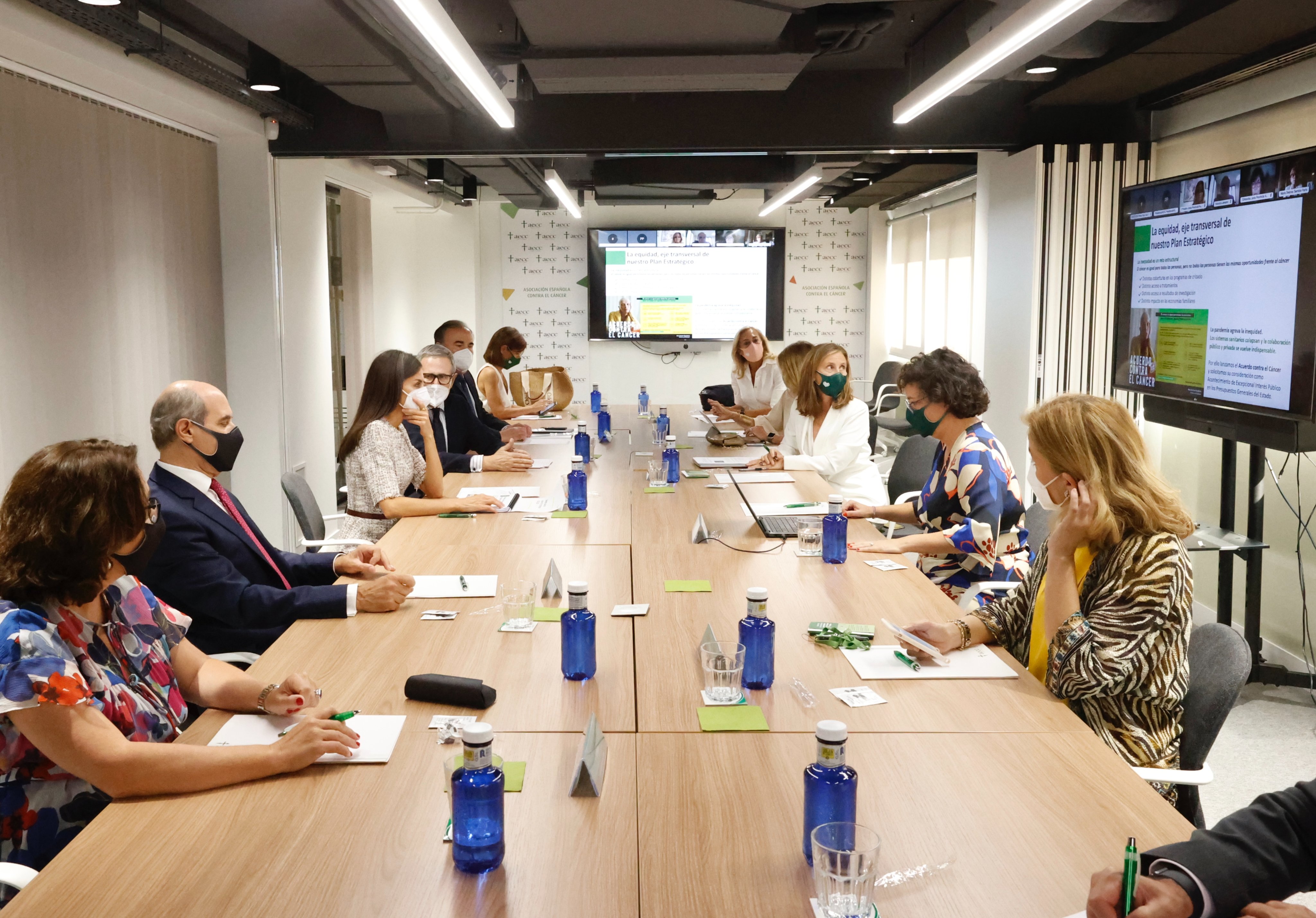 莱后的所有穿搭,莱后服饰