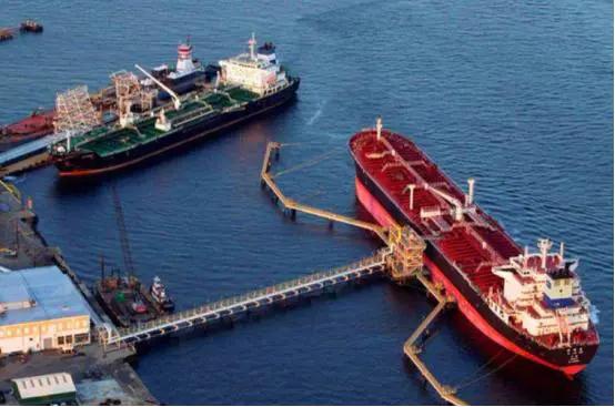 敬中国是条汉子!伊朗石油“跳楼”大甩卖!除了中国无人敢买