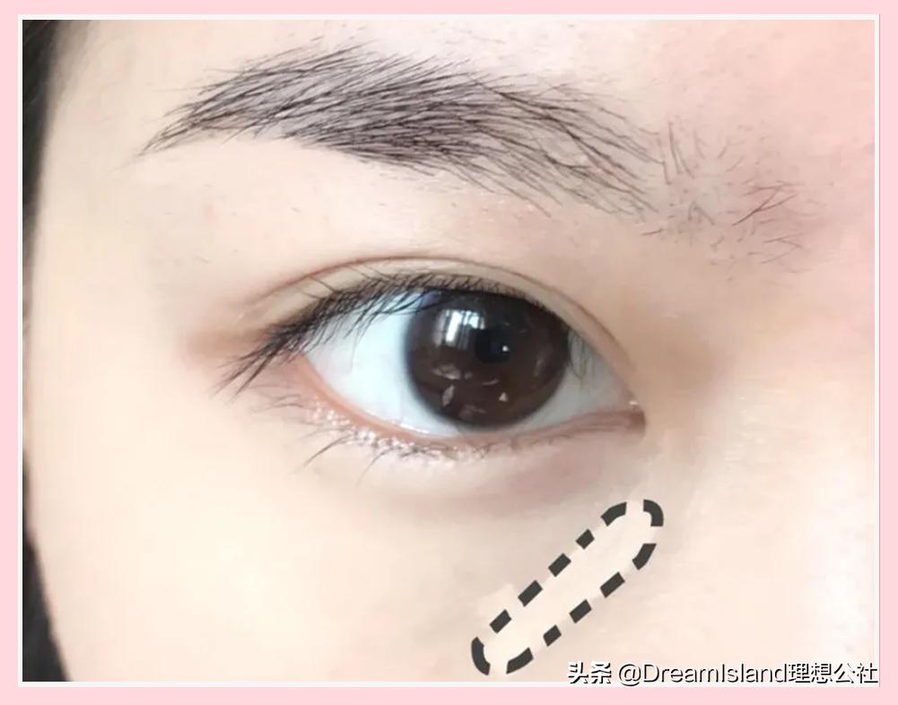 网恋奔现化什么妆,网恋妆火了4招换头奔现不露馅