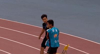 球童是怎么做的,球童主要做什么呢