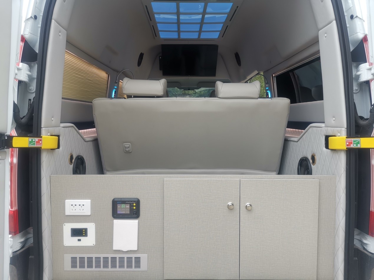 福特新全顺为什么这么多人用,福特新全顺无中门短轴