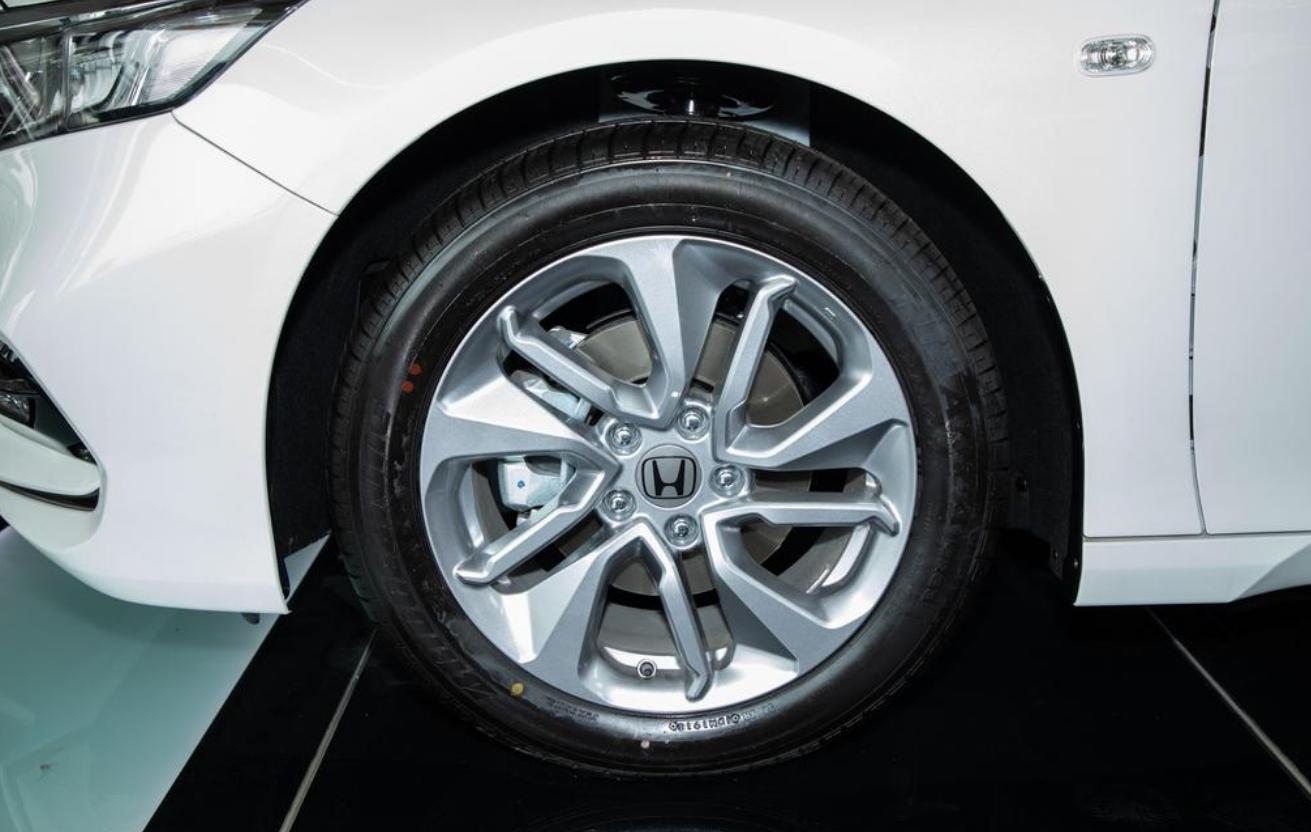 新款雅阁丐版落地,裸车本田雅阁