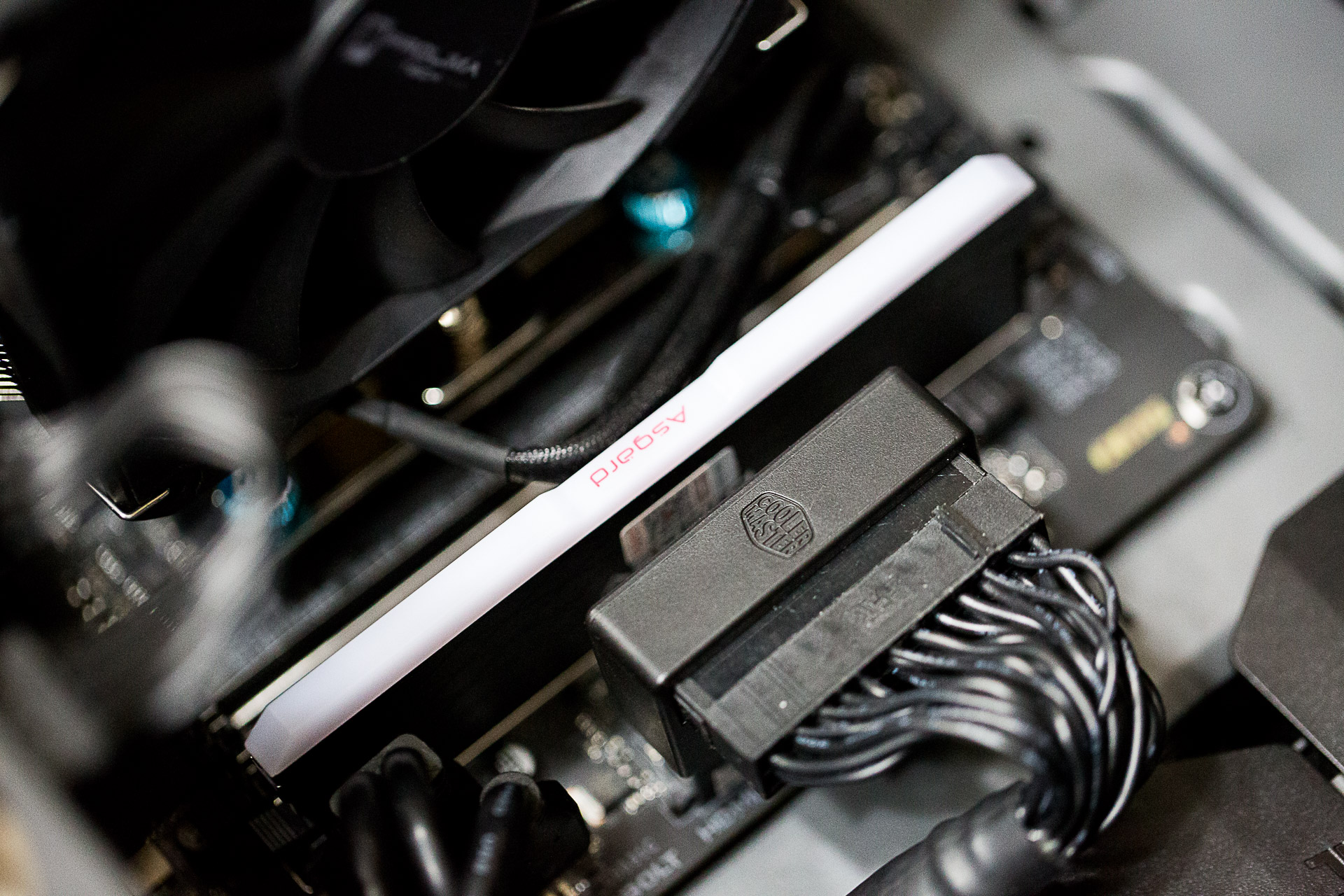 阿斯加特16g3000ddr4内存评测,阿斯加特内存条3200和3600区别