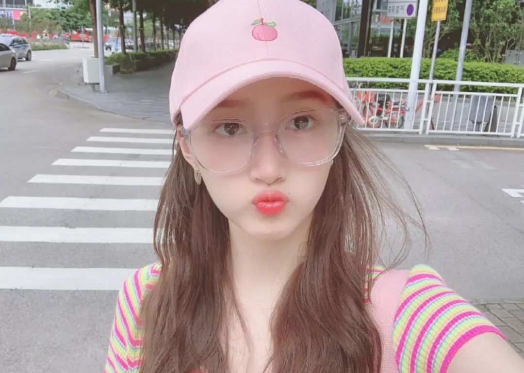 宋妍霏阿迪达斯丝带鞋,宋妍霏阿迪达斯鞋子