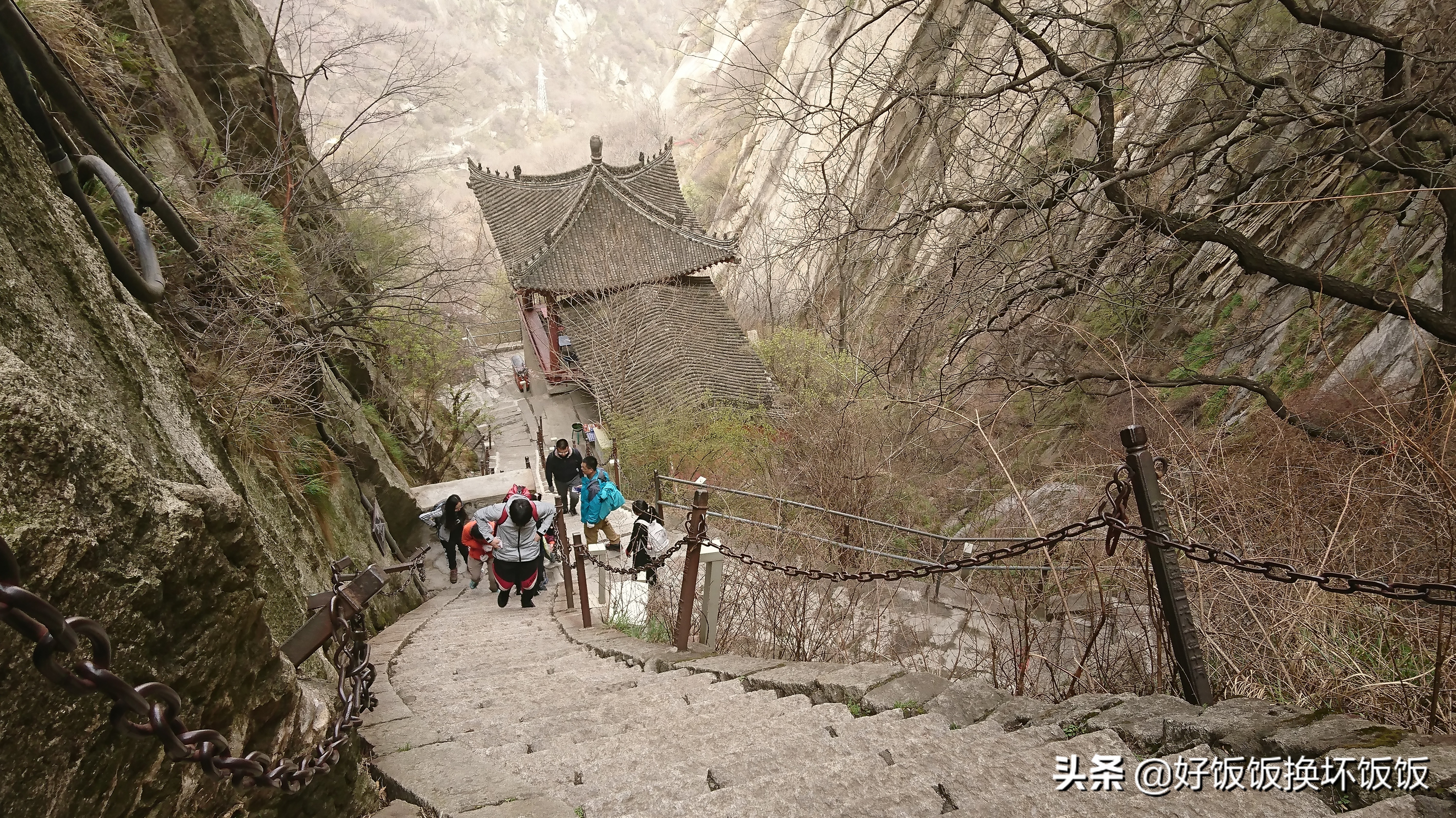 华山站到华山北峰怎么走,华山西峰到华山北峰山路怎样