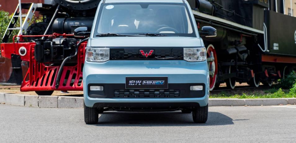 五菱宏光miniev使用真实感受,五菱宏光miniev是电车还是燃油车