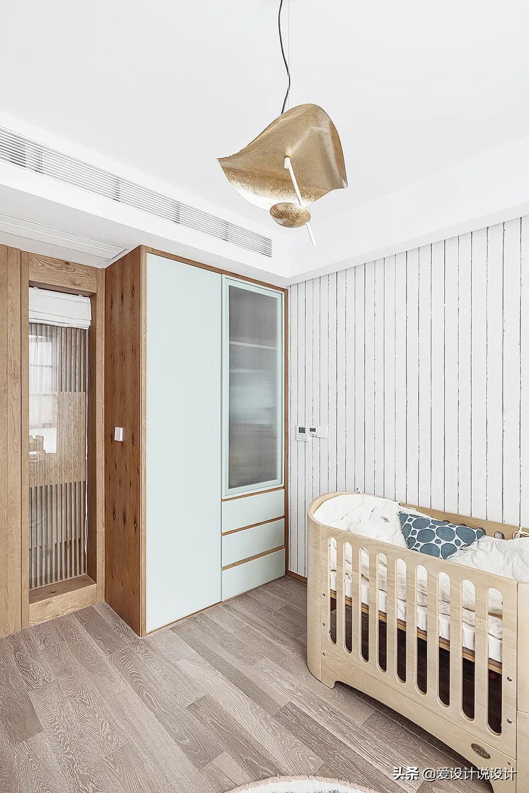 原木是让人清新脱俗的风格,现代简约和原木风混搭