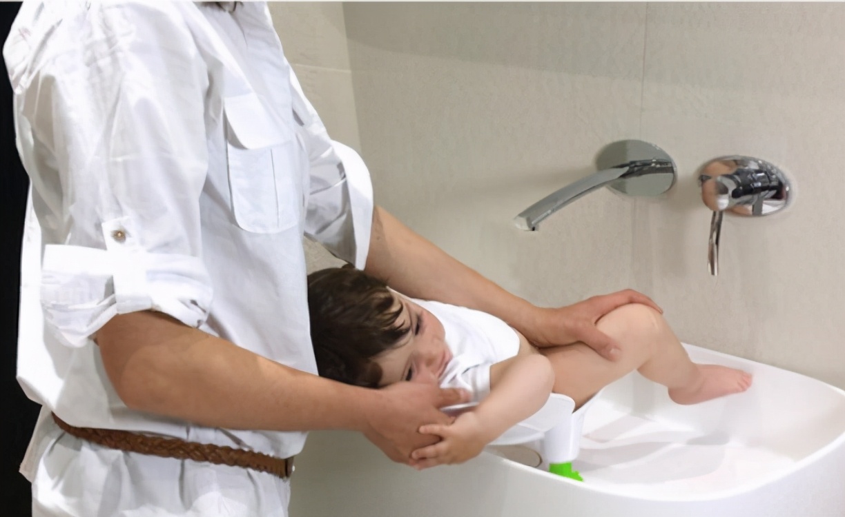 孩子被老师批评尿裤子了怎么办,3岁孩子被老师批评怎么办