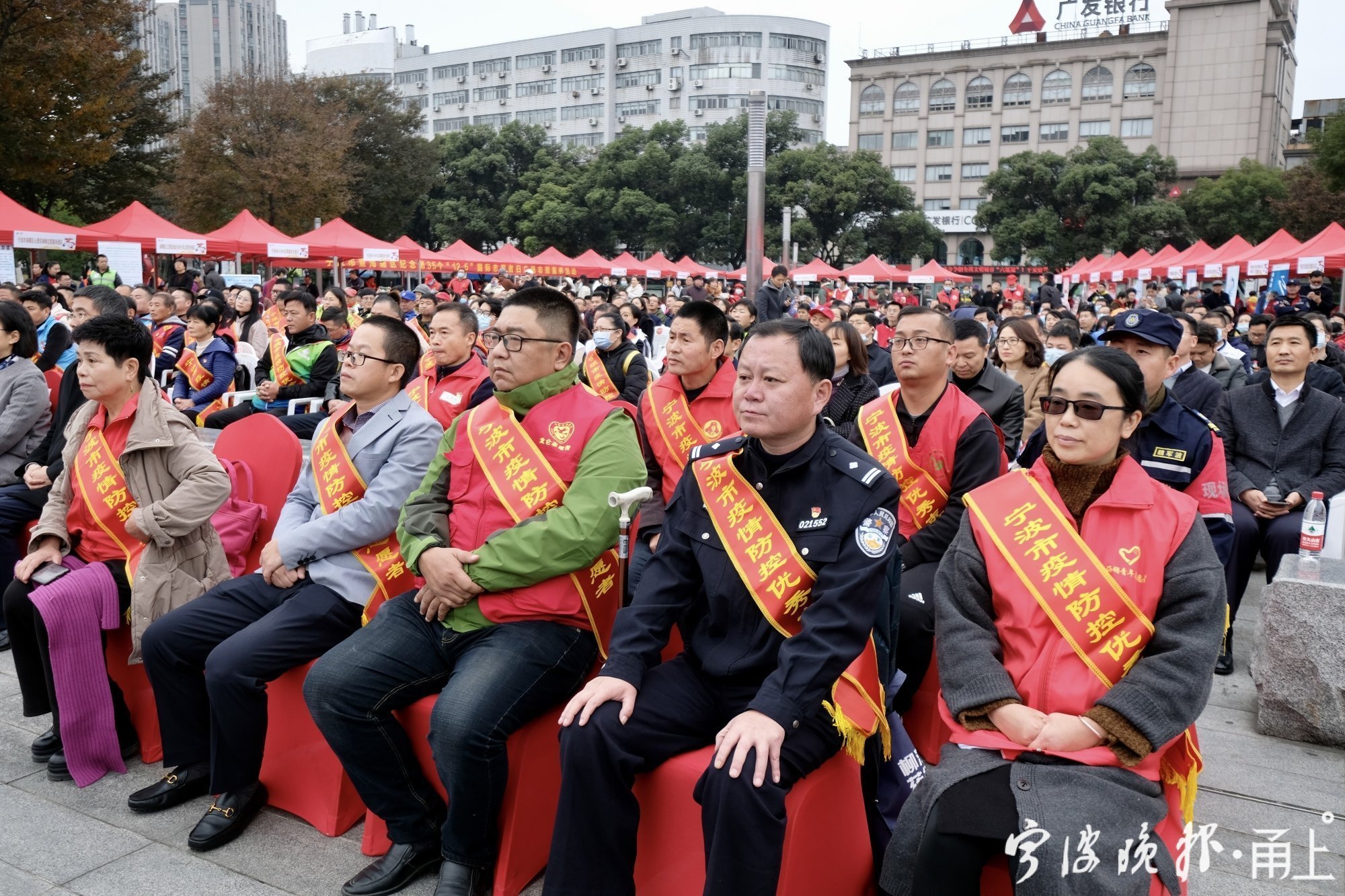 宁波志愿者被央视点赞名场面,宁波抗疫志愿者名单