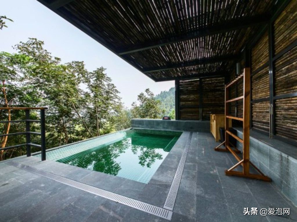 可以一边泡温泉一边欣赏天目湖,天目湖御水温泉景点